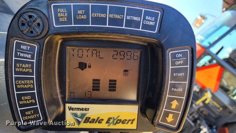 image for item DI3507 2015 Vermeer 6640 Rancher  round baler