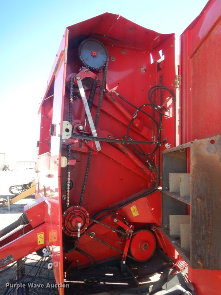 image for item DI3508 2013 Massey-Ferguson Hesston 2846A  round baler