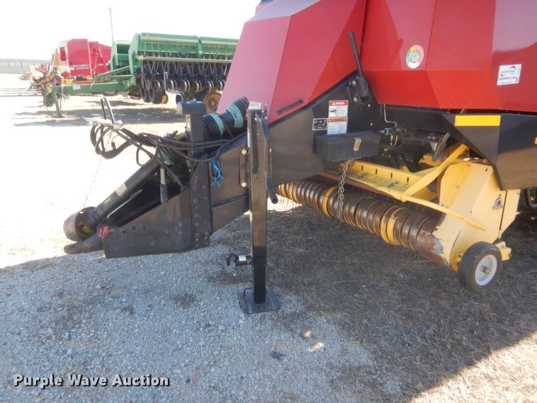 image for item DI3524 2001 New Holland BB940A  large square baler