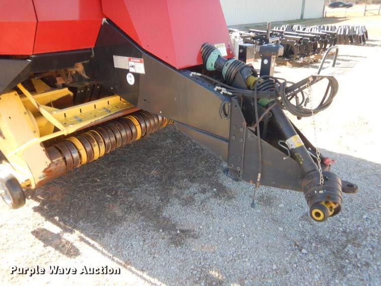 image for item DI3524 2001 New Holland BB940A  large square baler