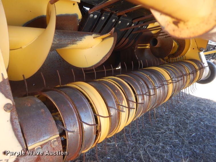 image for item DI3524 2001 New Holland BB940A  large square baler