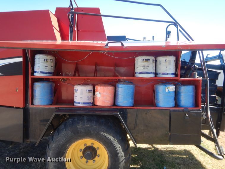 image for item DI3524 2001 New Holland BB940A  large square baler