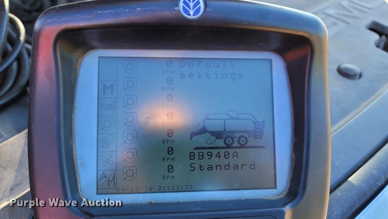 image for item DI3524 2001 New Holland BB940A  large square baler