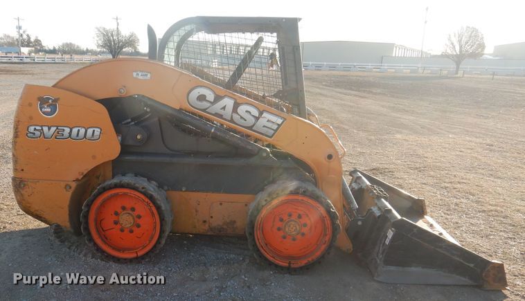 image for item DI3528 2013 Case SV300  skid steer loader