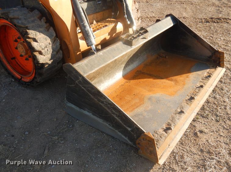 image for item DI3528 2013 Case SV300  skid steer loader