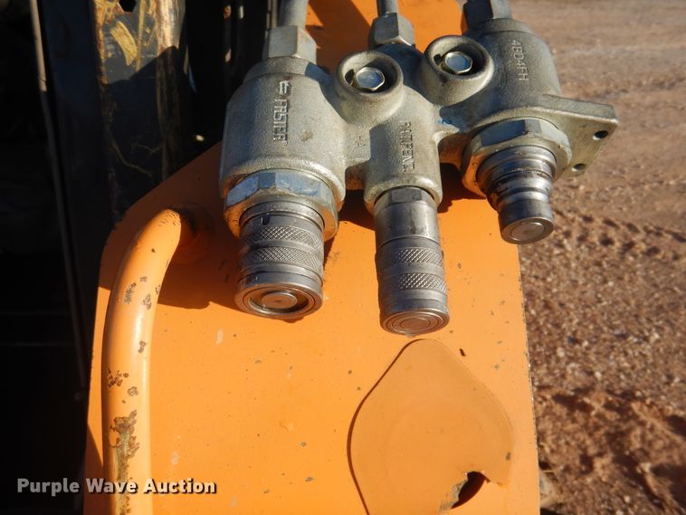 image for item DI3528 2013 Case SV300  skid steer loader