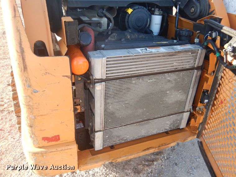 image for item DI3528 2013 Case SV300  skid steer loader