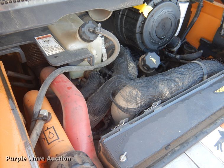 image for item DI3528 2013 Case SV300  skid steer loader