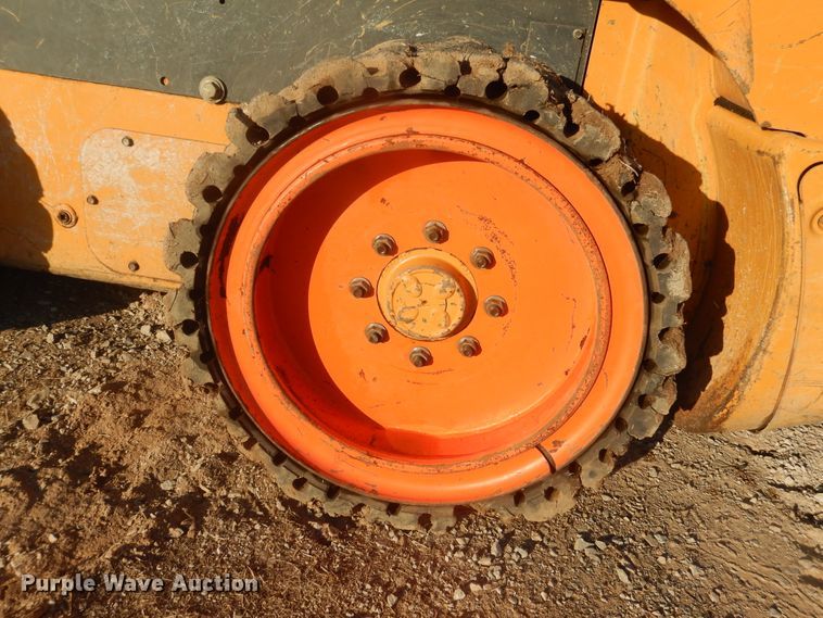 image for item DI3528 2013 Case SV300  skid steer loader