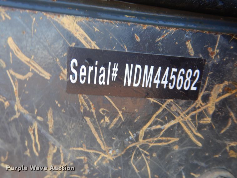 image for item DI3528 2013 Case SV300  skid steer loader