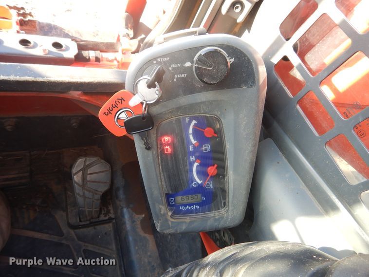 image for item DI3529 2017 Kubota SSV65  skid steer loader