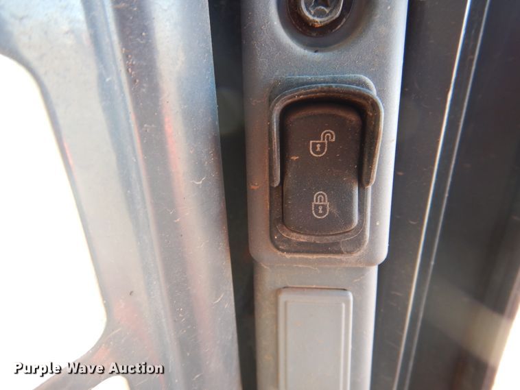 image for item DI3529 2017 Kubota SSV65  skid steer loader