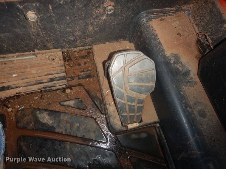 image for item DI3530 2017 Kubota SSV75  skid steer loader