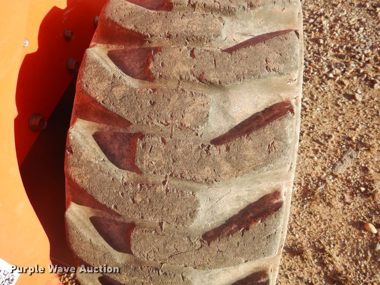 image for item DI3530 2017 Kubota SSV75  skid steer loader