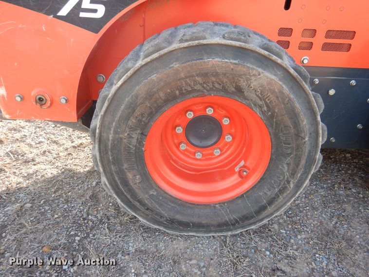 image for item DI3530 2017 Kubota SSV75  skid steer loader