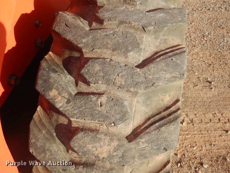 image for item DI3531 2017 Kubota SSV75  skid steer loader