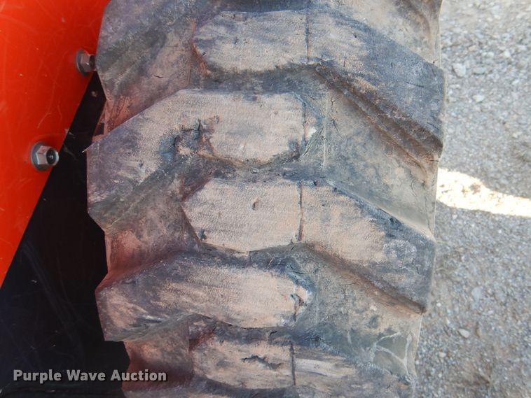 image for item DI3531 2017 Kubota SSV75  skid steer loader