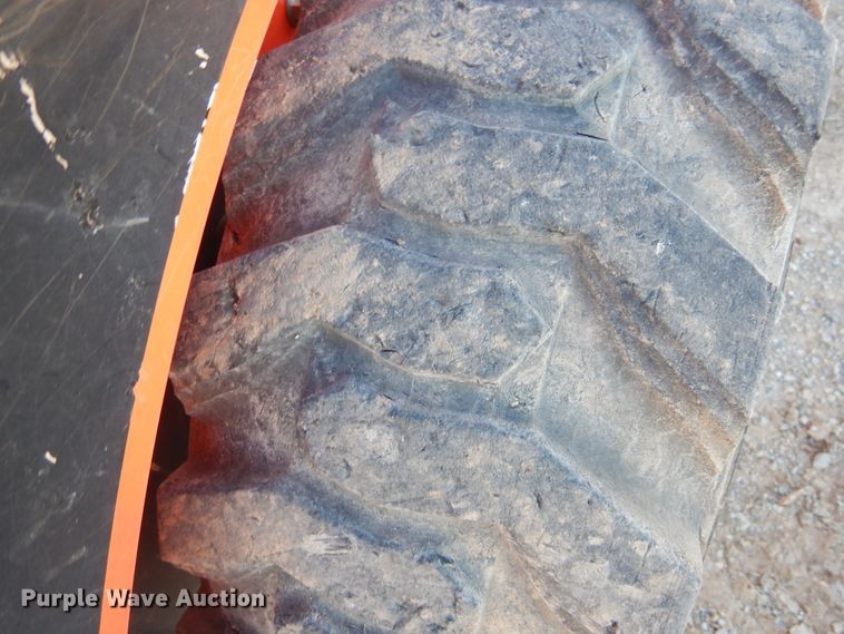 image for item DI3531 2017 Kubota SSV75  skid steer loader