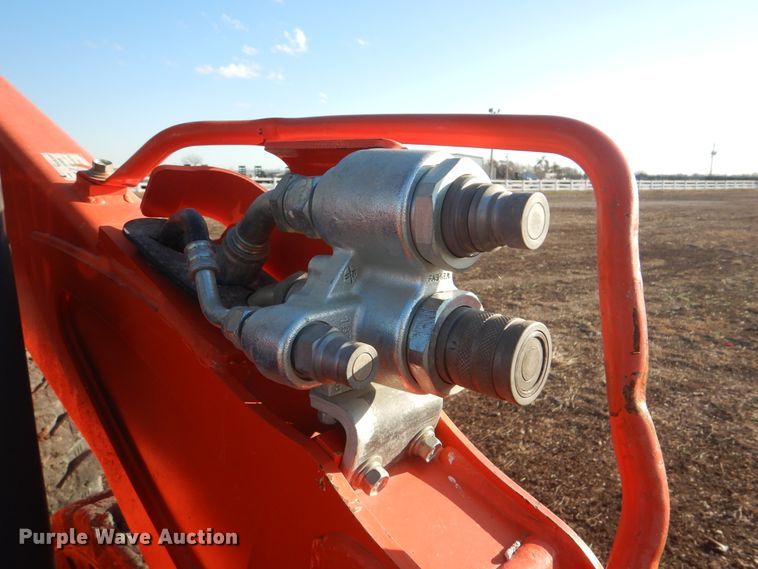 image for item DI3532 2017 Kubota SSV75  skid steer loader