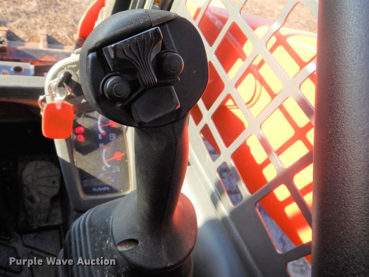 image for item DI3532 2017 Kubota SSV75  skid steer loader