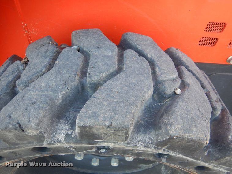 image for item DI3532 2017 Kubota SSV75  skid steer loader