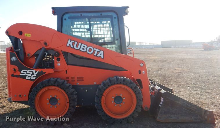 image for item DI3533 2019 Kubota SSV65  skid steer loader