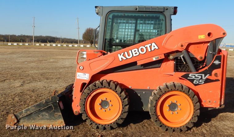 image for item DI3533 2019 Kubota SSV65  skid steer loader