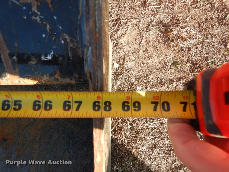 image for item DI3533 2019 Kubota SSV65  skid steer loader