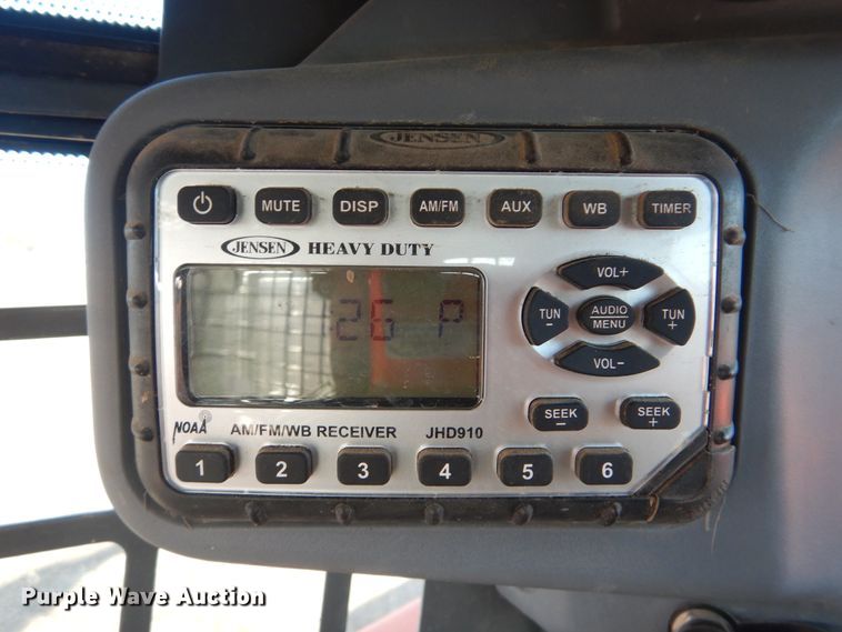 image for item DI3533 2019 Kubota SSV65  skid steer loader