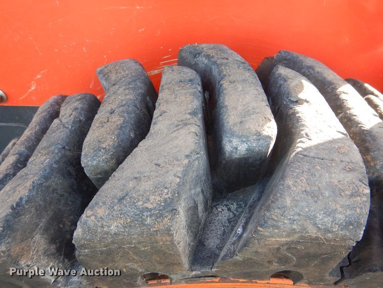 image for item DI3533 2019 Kubota SSV65  skid steer loader