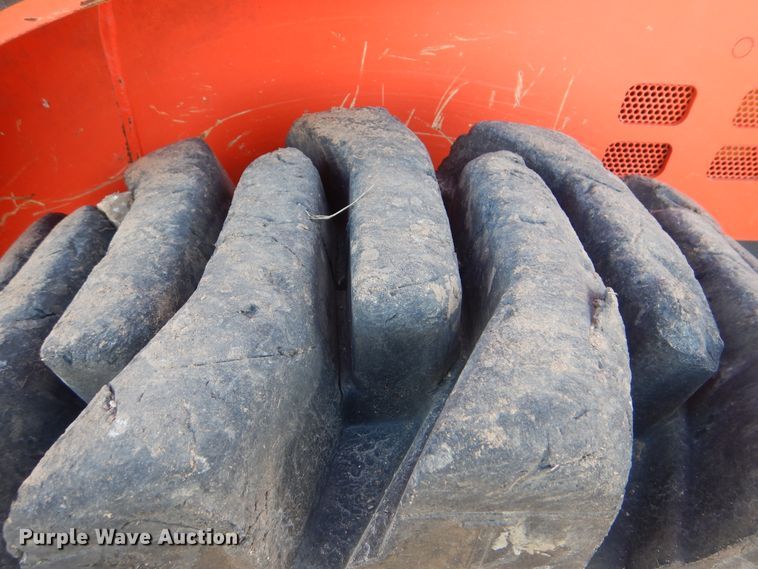 image for item DI3533 2019 Kubota SSV65  skid steer loader