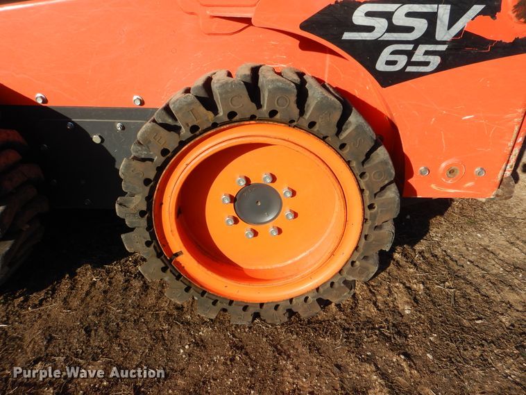 image for item DI3533 2019 Kubota SSV65  skid steer loader