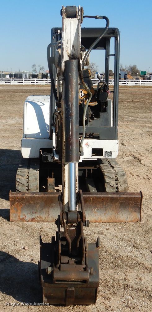 image for item DI3534 1999 Bobcat 331  mini excavator