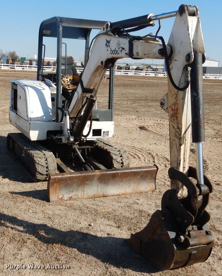 image for item DI3534 1999 Bobcat 331  mini excavator