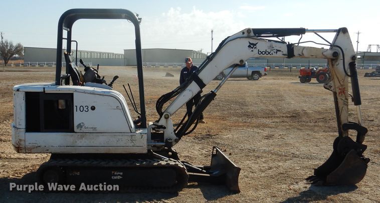 image for item DI3534 1999 Bobcat 331  mini excavator
