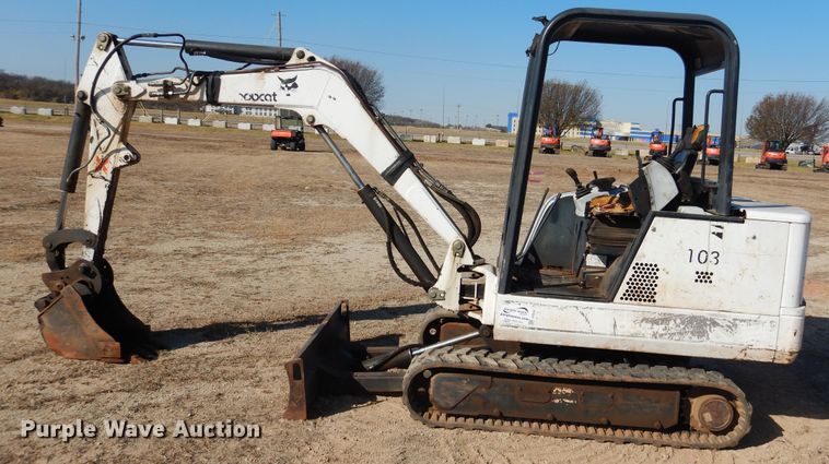 image for item DI3534 1999 Bobcat 331  mini excavator