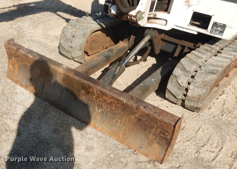 image for item DI3534 1999 Bobcat 331  mini excavator