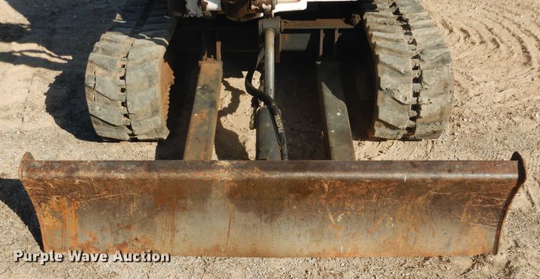 image for item DI3534 1999 Bobcat 331  mini excavator