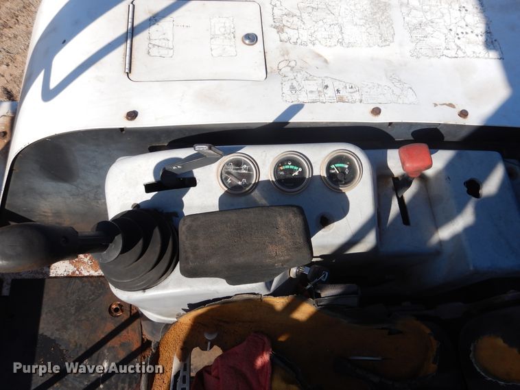 image for item DI3534 1999 Bobcat 331  mini excavator