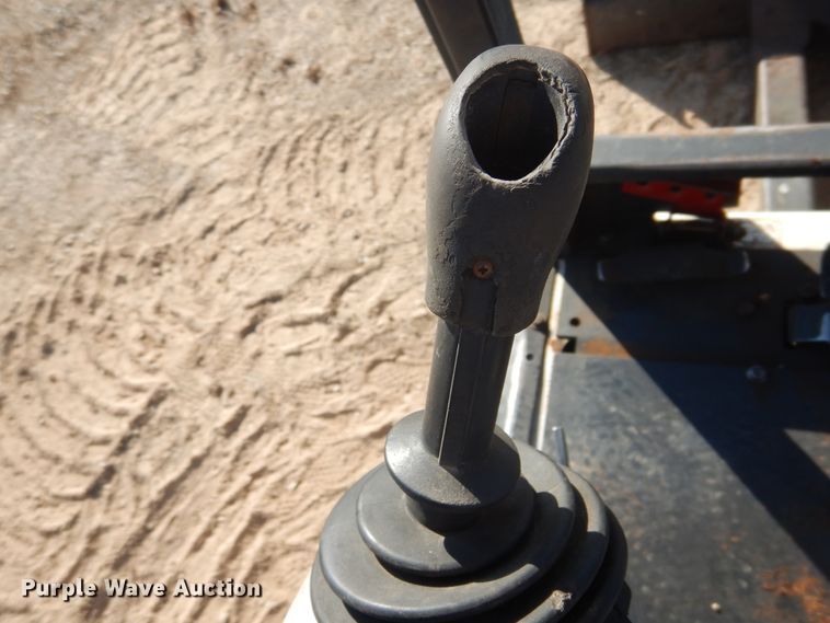 image for item DI3534 1999 Bobcat 331  mini excavator