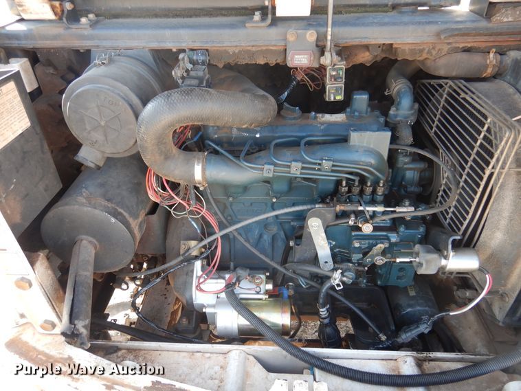 image for item DI3534 1999 Bobcat 331  mini excavator