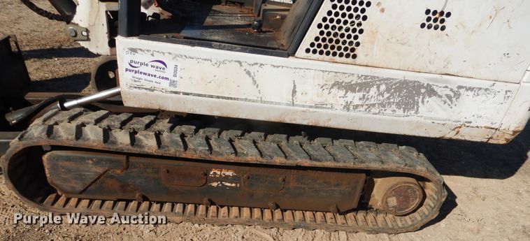 image for item DI3534 1999 Bobcat 331  mini excavator