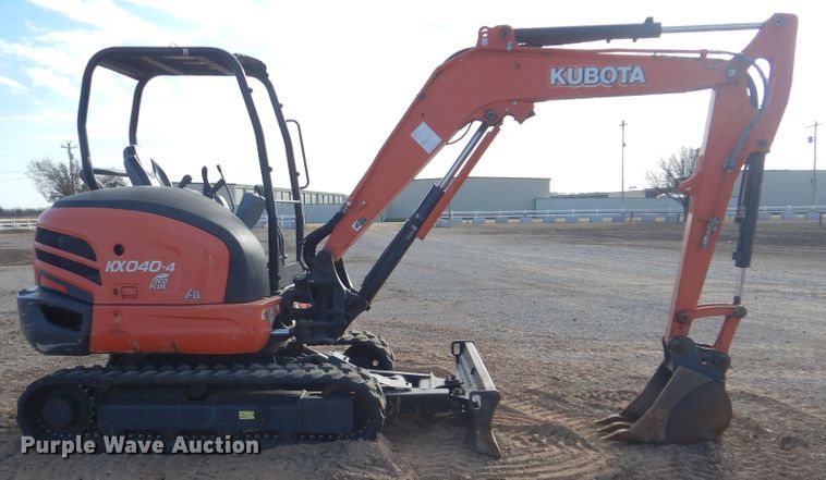 image for item DI3539 2018 Kubota KX040-4  mini excavator