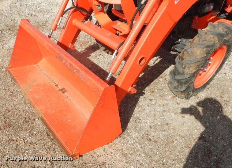 image for item DI3557 2018 Kubota L4701  MFWD tractor
