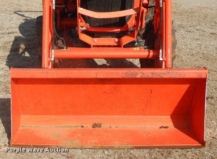 image for item DI3557 2018 Kubota L4701  MFWD tractor