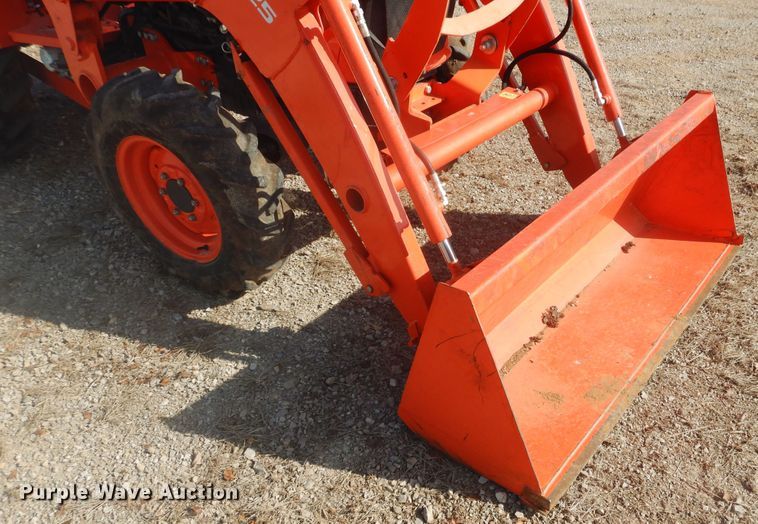 image for item DI3557 2018 Kubota L4701  MFWD tractor