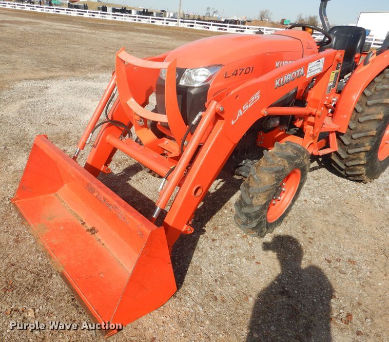 image for item DI3557 2018 Kubota L4701  MFWD tractor