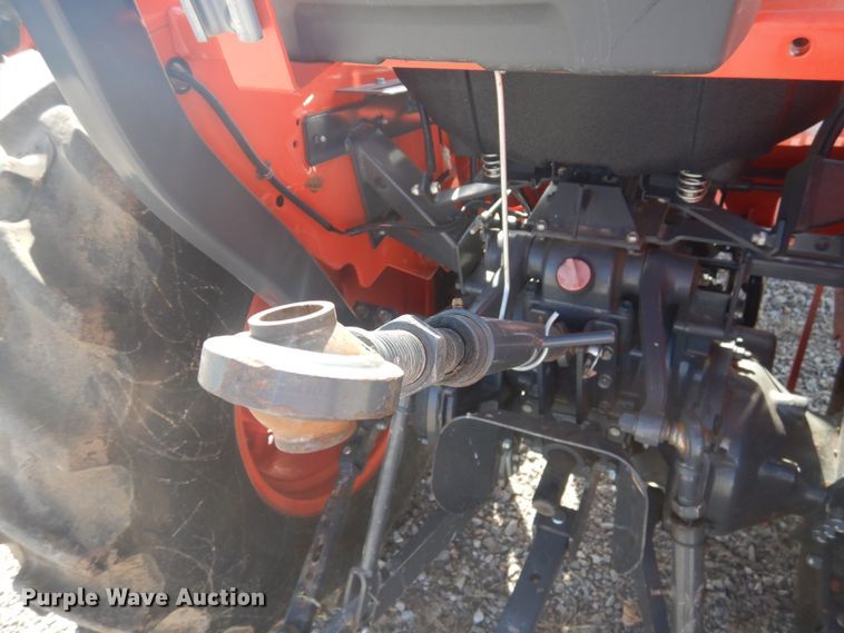 image for item DI3557 2018 Kubota L4701  MFWD tractor