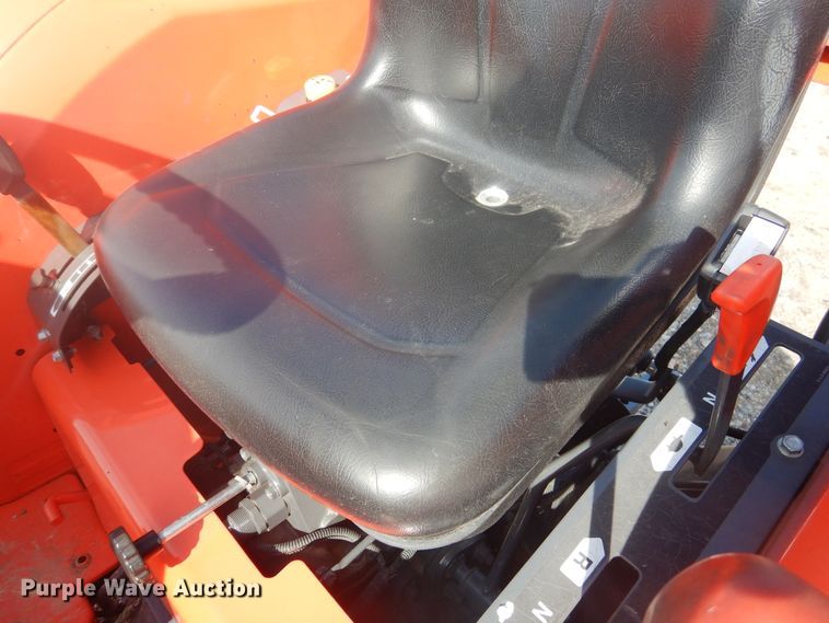 image for item DI3557 2018 Kubota L4701  MFWD tractor