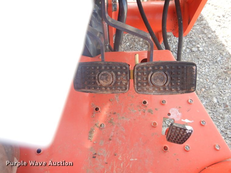 image for item DI3557 2018 Kubota L4701  MFWD tractor